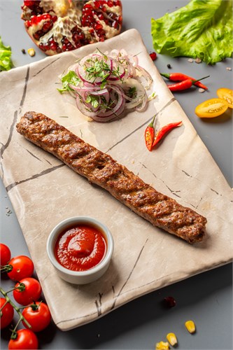 Люля кебаб из говядины с сыром 00685